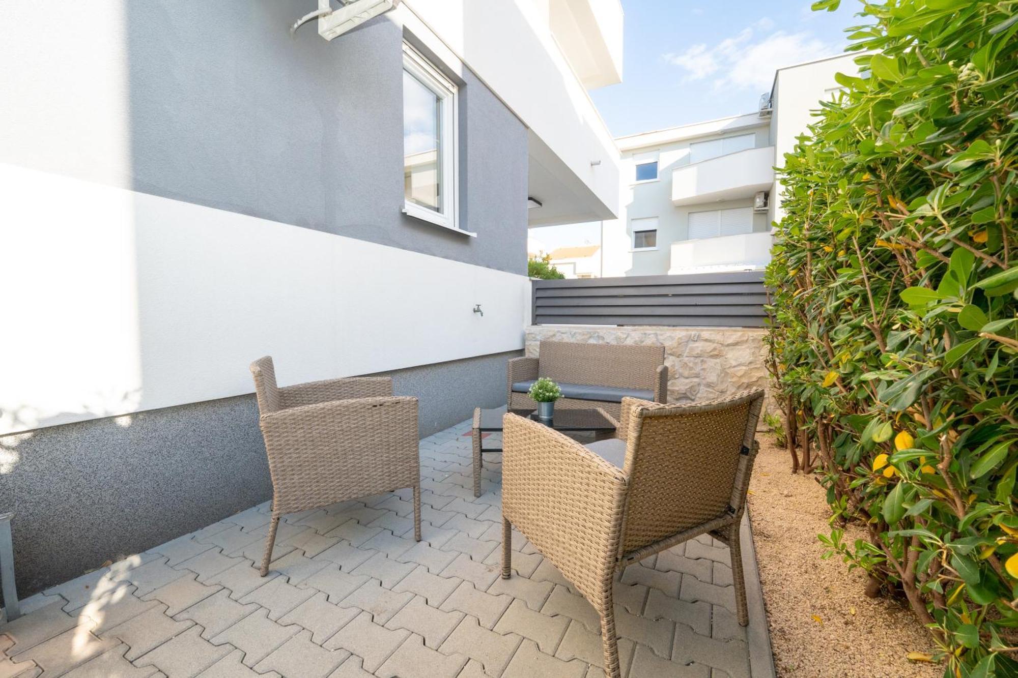 Relax Apartments Novalja Exterior foto